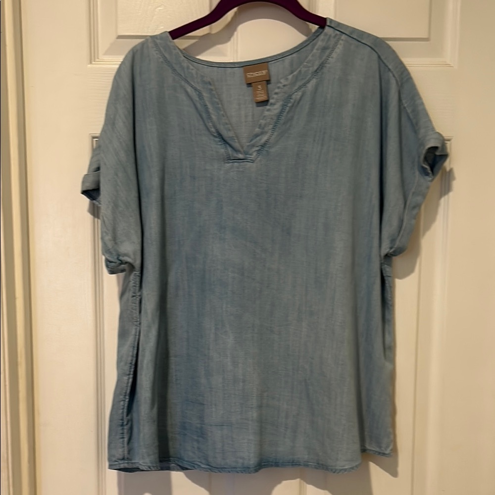 Chicos size 3 Blue Women's Top